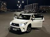 Toyota Highlander 2017 года за 16 000 000 тг. в Актау