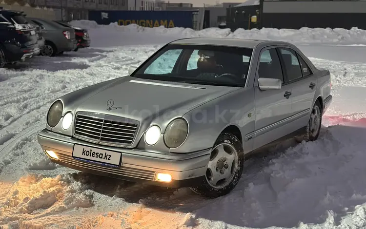 Mercedes-Benz E 200 1998 года за 2 700 000 тг. в Астана