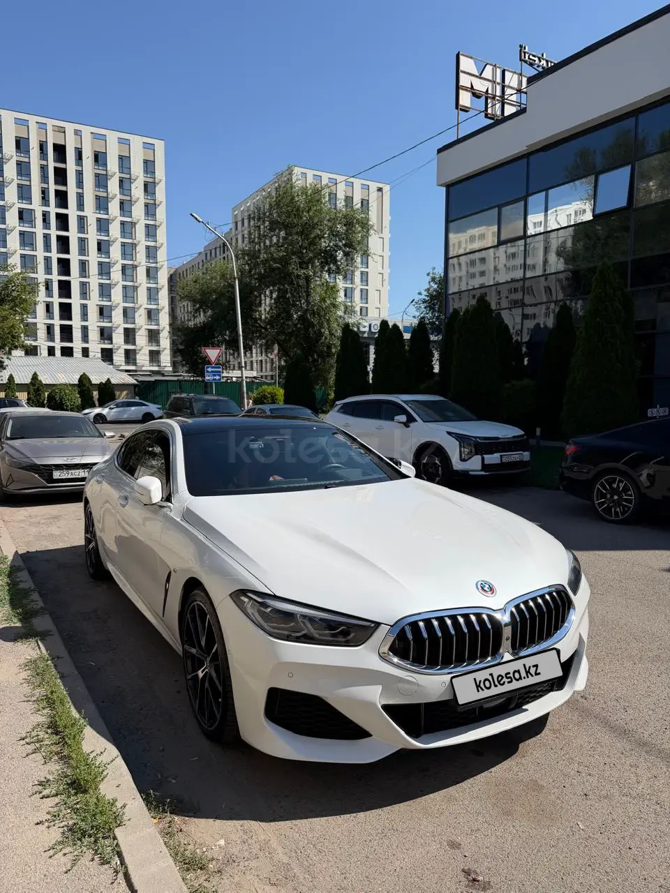 BMW 8 Series, 2021