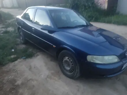 Opel Vectra 1997 года за 1 100 000 тг. в Уральск – фото 3