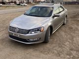 Volkswagen Passat 2014 годаүшін3 000 000 тг. в Актобе