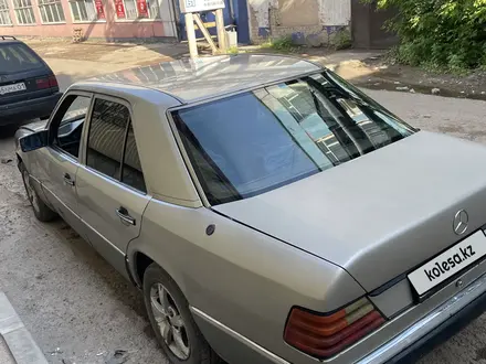 Mercedes-Benz E 300 1990 года за 1 000 000 тг. в Астана – фото 2