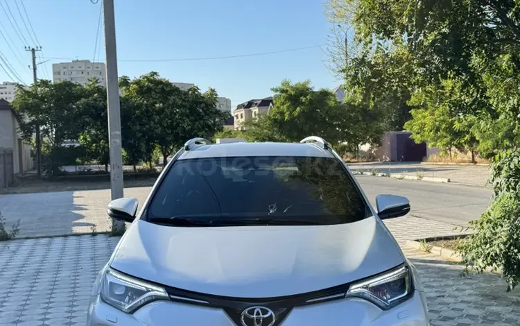 Toyota RAV4 2019 года за 12 900 000 тг. в Актау