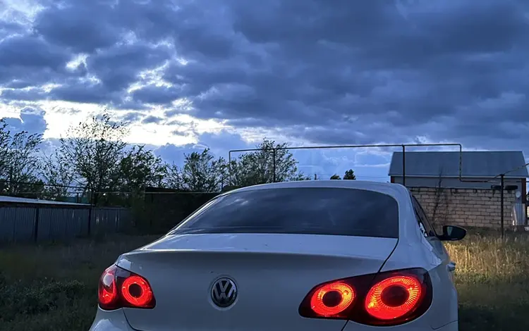 Volkswagen Passat 2011 года за 4 000 000 тг. в Актобе