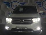Toyota Highlander 2013 года за 14 500 000 тг. в Семей