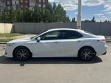Toyota Camry 2018 года за 14 000 000 тг. в Рудный – фото 3