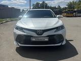 Toyota Camry 2018 года за 14 000 000 тг. в Рудный – фото 2