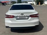 Toyota Camry 2018 года за 14 000 000 тг. в Рудный – фото 5