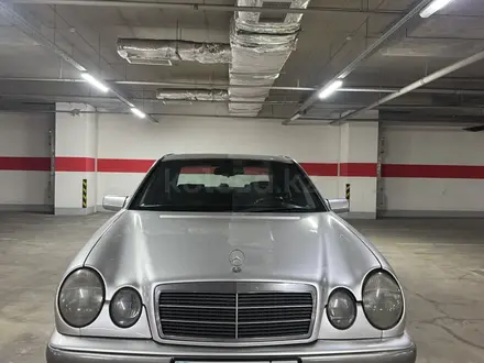 Mercedes-Benz E 230 1996 года за 3 000 000 тг. в Тараз