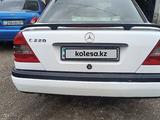 Mercedes-Benz C 220 1994 годаfor3 100 000 тг. в Астана – фото 4