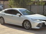 Toyota Camry 2020 года за 13 500 000 тг. в Алматы