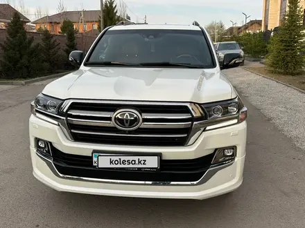 Toyota Land Cruiser 2019 года за 45 500 000 тг. в Астана