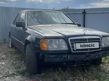 Mercedes-Benz E-Class, 1993