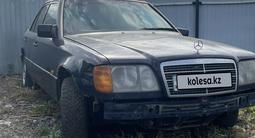 Mercedes-Benz E 200 1993 годаfor650 000 тг. в Костанай