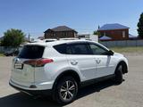 Toyota RAV4 2017 года за 8 600 000 тг. в Актобе – фото 3