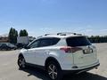 Toyota RAV4 2017 года за 8 600 000 тг. в Актобе – фото 5