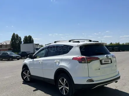 Toyota RAV4 2017 года за 8 600 000 тг. в Актобе – фото 5