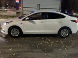 Hyundai Solaris 2018 годаүшін5 750 000 тг. в Петропавловск – фото 3