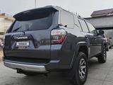 Toyota 4Runner 2023 годаүшін21 100 000 тг. в Актобе – фото 3