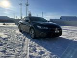 Toyota Camry 2017 года за 7 000 000 тг. в Кульсары – фото 2