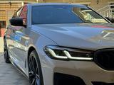 BMW 540 2021 года за 35 500 000 тг. в Шымкент – фото 2