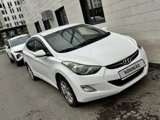 Hyundai Elantra, 2011