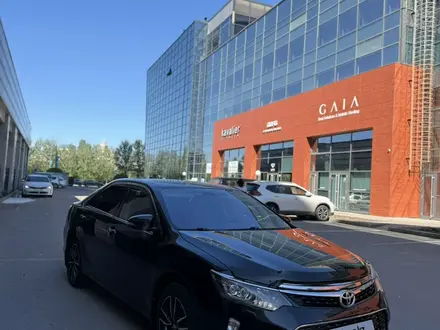 Toyota Camry 2017 года за 14 000 000 тг. в Астана – фото 2