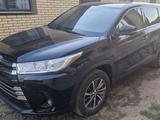 Toyota Highlander 2018 года за 18 597 000 тг. в Астана – фото 2
