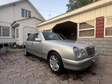 Mercedes-Benz E 230 1996 года за 1 800 000 тг. в Алматы