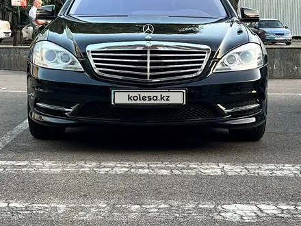 Mercedes-Benz S 500 2011 года за 17 000 000 тг. в Алматы