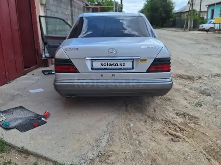 Mercedes-Benz E 280 1994 года за 3 500 000 тг. в Туркестан – фото 2