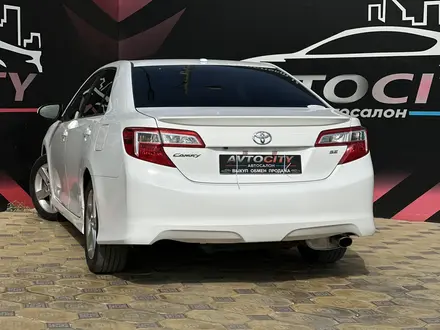 Toyota Camry 2013 года за 9 850 000 тг. в Атырау – фото 9