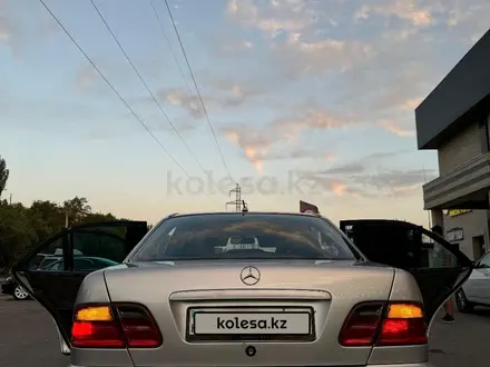 Mercedes-Benz E 280 2001 года за 4 500 000 тг. в Тараз – фото 16