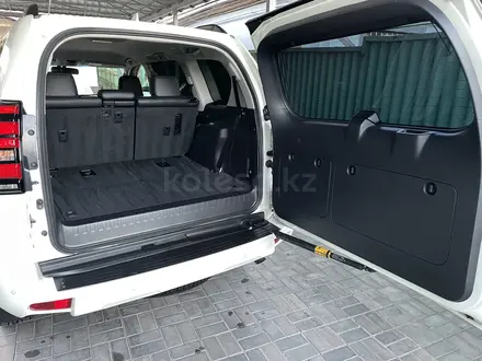 Toyota Land Cruiser Prado 2020 года за 22 950 000 тг. в Алматы – фото 35