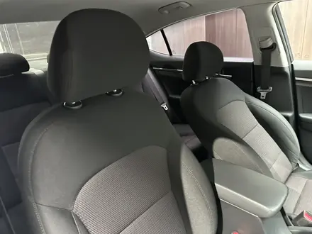 Hyundai Elantra 2020 года за 7 900 000 тг. в Актобе – фото 5