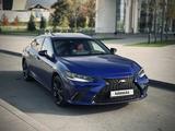 Lexus ES 300h 2023 года за 21 500 000 тг. в Алматы