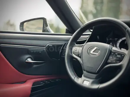 Lexus ES 300h 2023 года за 21 500 000 тг. в Алматы – фото 18
