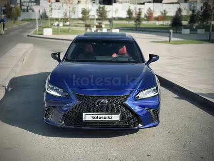 Lexus ES 300h 2023 года за 21 500 000 тг. в Алматы – фото 2