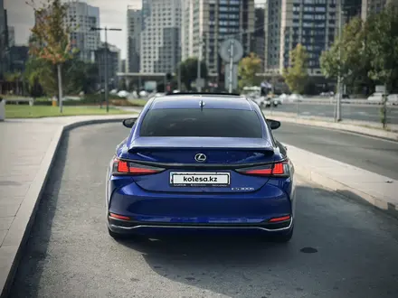 Lexus ES 300h 2023 года за 21 500 000 тг. в Алматы – фото 6