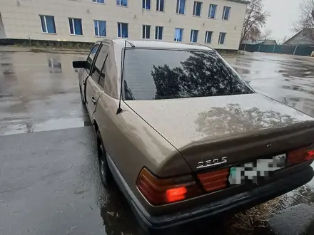 Mercedes-Benz E 230 1987 года за 1 800 000 тг. в Талдыкорган – фото 5