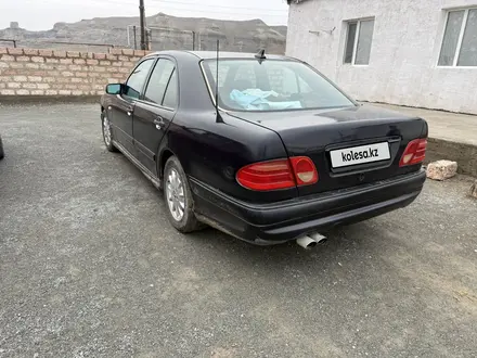 Mercedes-Benz E 230 1997 года за 2 000 000 тг. в Актау – фото 3