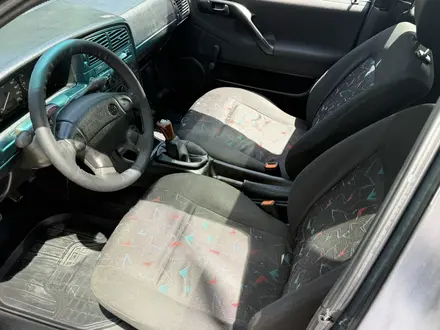 Volkswagen Passat 1996 года за 2 600 000 тг. в Тараз – фото 18