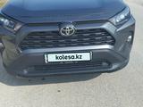 Toyota RAV4 2021 года за 14 500 000 тг. в Шымкент – фото 3