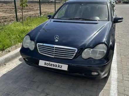 Mercedes-Benz C 180 2001 года за 3 300 000 тг. в Алматы – фото 2