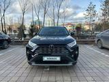 Toyota RAV4 2021 года за 18 500 000 тг. в Астана – фото 2