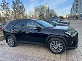 Toyota RAV4 2021 года за 18 500 000 тг. в Астана – фото 4