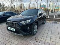 Toyota RAV4 2021 года за 18 500 000 тг. в Астана