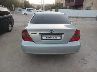 Toyota Camry, 2004