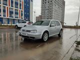 Volkswagen Golf 2001 года за 3 200 000 тг. в Астана – фото 2