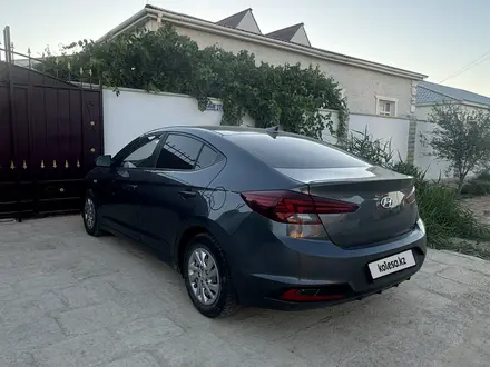 Hyundai Elantra 2019 года за 7 200 000 тг. в Актау – фото 4